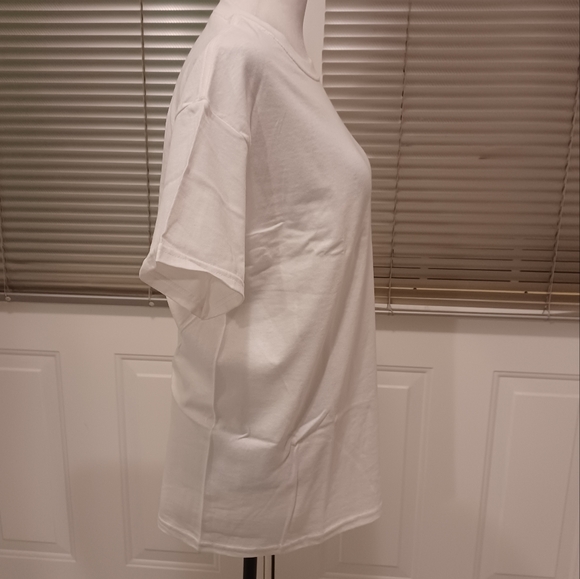 4/$40 New Plain White Tee - Size Medium - Picture 2 of 6